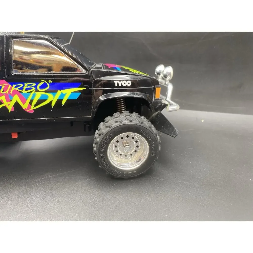 Vtg 90’s TYCO RC 9.6V Turbo Baja Bandit Truck / battery & 2 Chargers . Works !